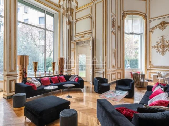 Paris XVIe OCDE Spectaculaire appartement de réception alliant faste et volumes exceptionnels