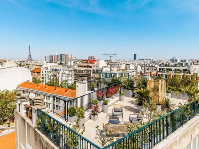 Paris XVIe Dernier étage avec terrasse panoramique sur Paris Auteuil Sud