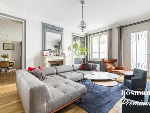 Paris XVIe – La Muette / OCDE – 4 chambres – Charme de l’ancien – Entièrement rénové Profession libérale possible avec une entrée indépendante