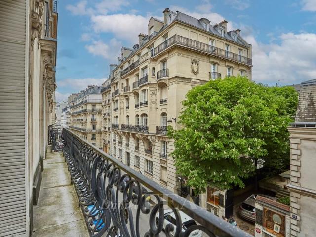 Paris XVIe La Muette, rue de la Tour