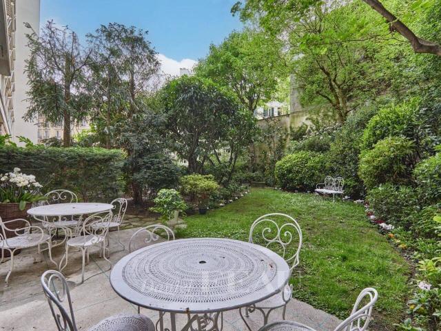 Paris XVIe Passy Duplex Jardins