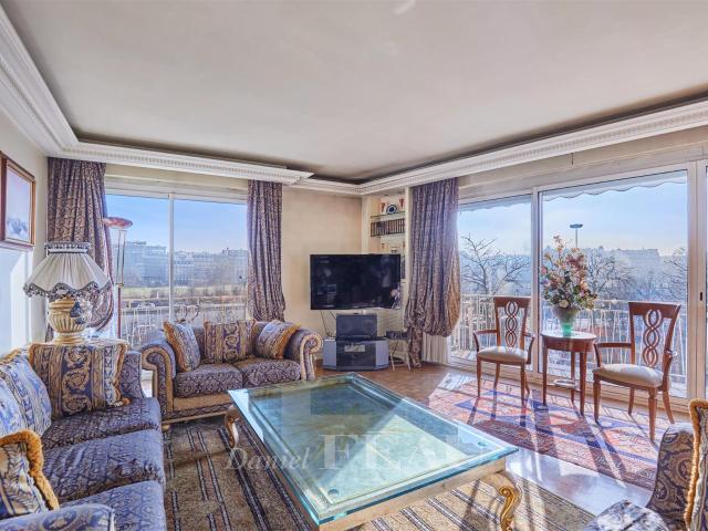 Paris XVIe Porte maillot, balcons, plein sud et vue 150m² Paris 16ème