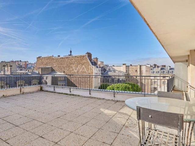 Paris XVIe Terrasse avec vue dégagée
