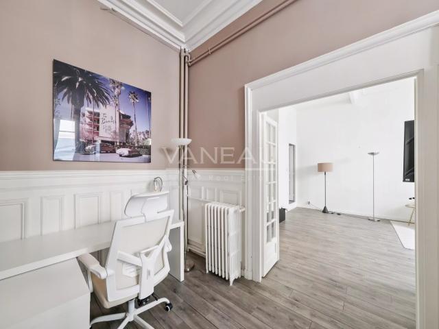 Paris XVIe Trocadéro Grand Studio de 44 m2 loi Carrez