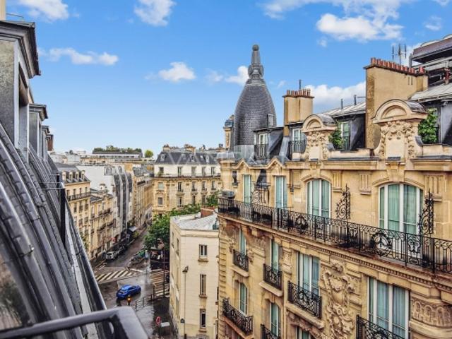 Paris XVIe Trocadero Pied à terre en dernier étage