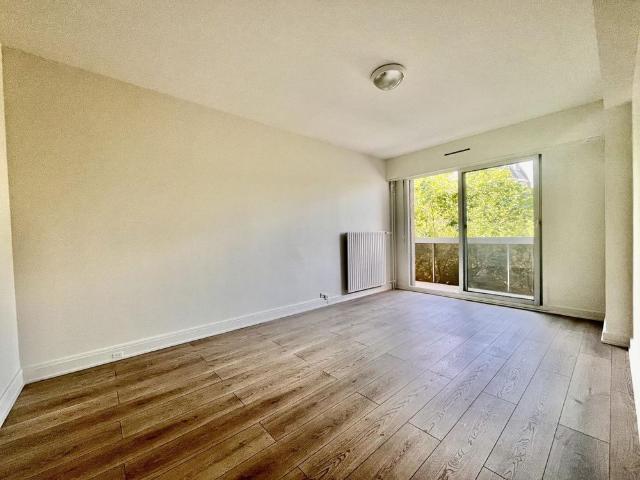 Paris XVIème, Michel Ange Auteuil 2 pièces avec BALCON