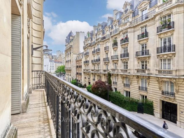 Paris XVIème Passy, Bel ancien, balcon, 4 chambres