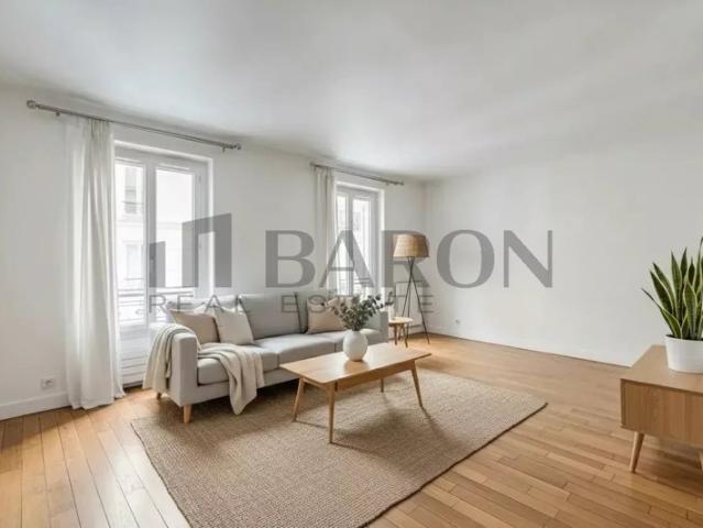 PARIS XVII PONT CARDINET / BATIGNOLLES GRAND STUDIO 40m2