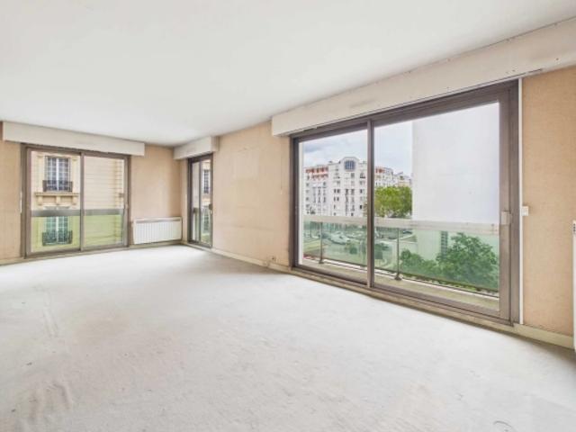 PARIS XVII SAUSSURE 5 PIECES AVEC BALCON ET BOX A VENDRE