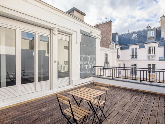 PARIS XVII SECTEUR TERNES DERNIER ÉTAGE AVEC TERRASSE