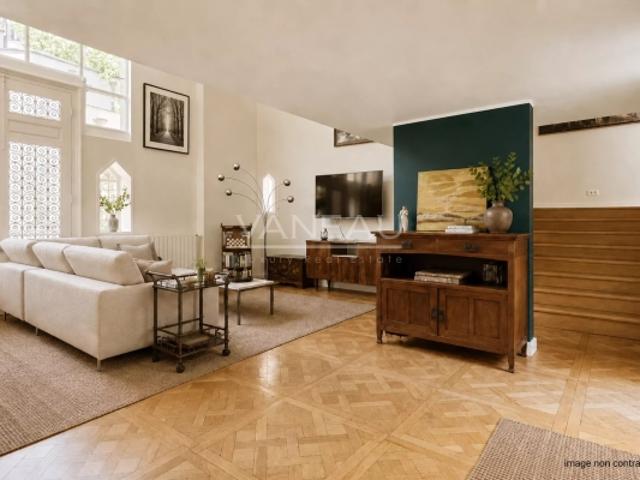 Paris XVIIe Villa des Ternes Triplex