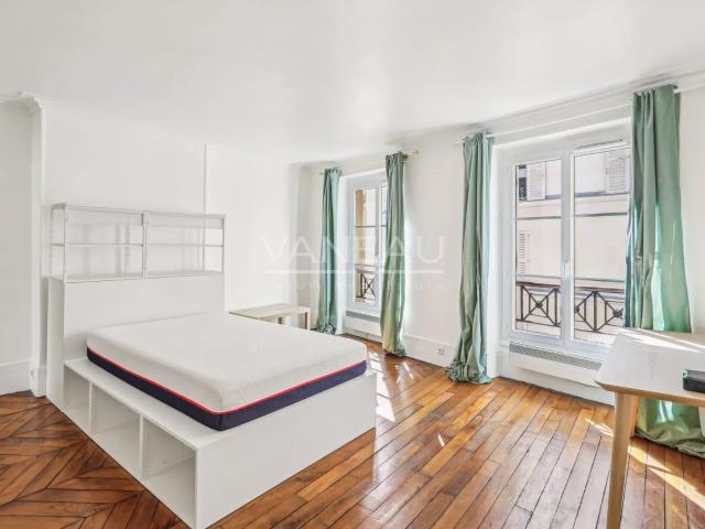 Paris XVIIe Villiers / Levis Grand studio de 30 m2