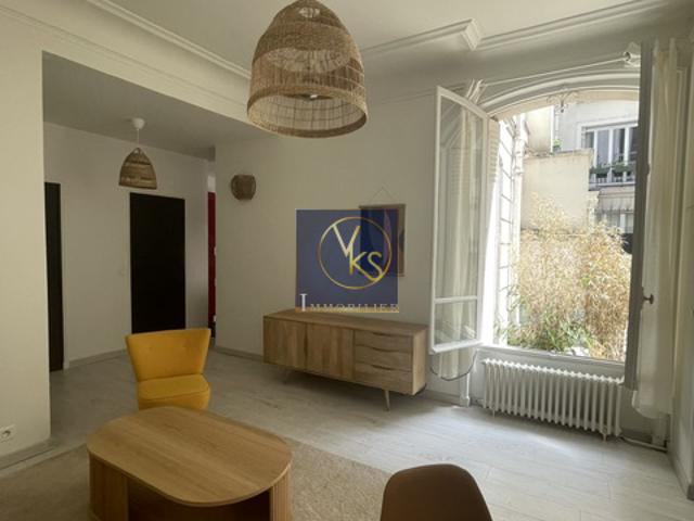 PARIS XVIIEME BD PEREIRE RDC AU CALME SUR COUR 2 PIECES MEUBLES
