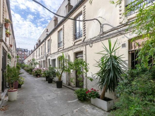PARIS XVIIIème CITÈ PILLEUX