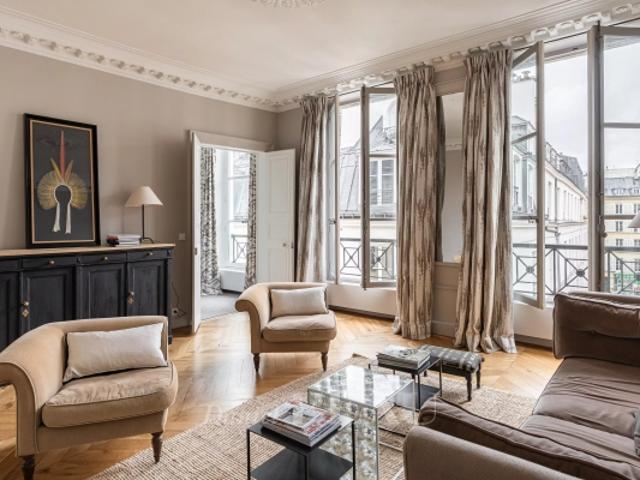 Paris Ier Marché Saint Honoré Superbe appartement de charme