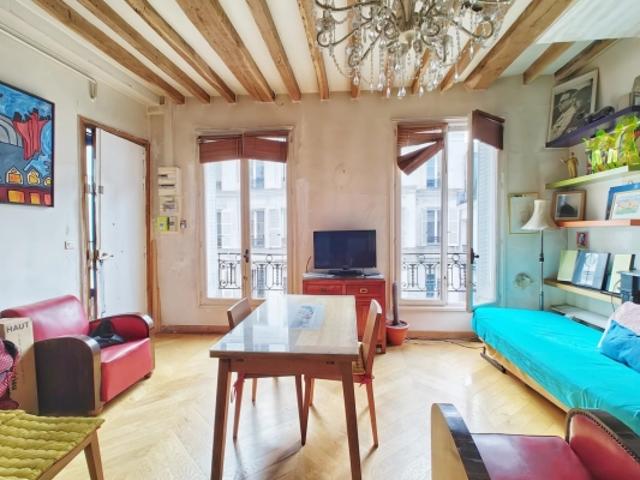 Paris IIIe Place des Vosges Duplex 2 chambres Calme Lumineux