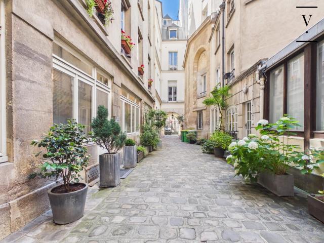 Paris IIIe – Quartier des Enfants Rouges – Studio avec belle vue