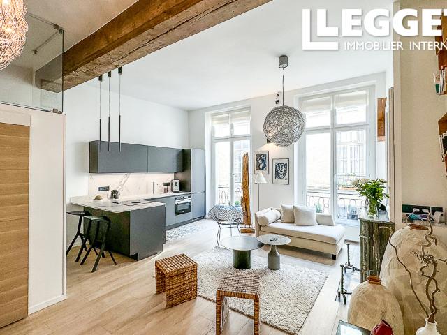 Paris IV Île Saint Louis | Élégant 3 pièces | Rénové | Belle hauteur sous plafond | Immeuble de 1650