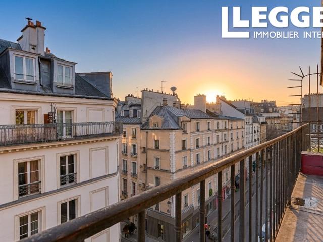 PARIS IV – Le Marais – Rue Vieille du Temple Appartement de 43 m² avec son Balcon filant Sud et vue dégagée