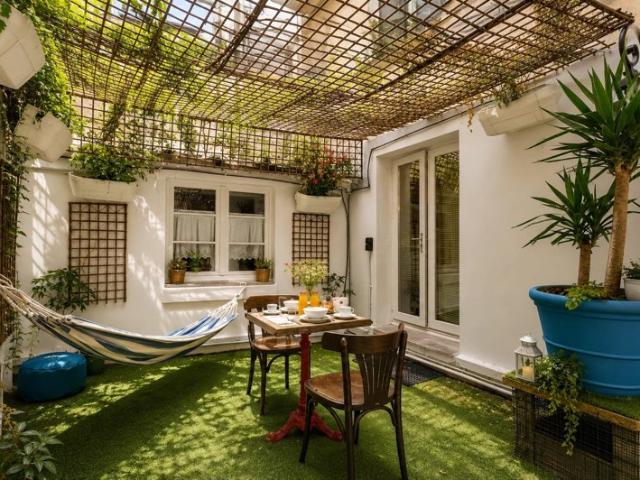 PARIS IV – LE MARAIS – TERRASSE SUPERBE DEUX PIECES