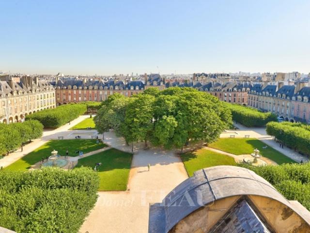 PARIS IV PLACE DES VOSGES