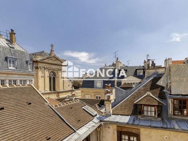 Paris iv – rue aubriot – studio au calme et lumineux avec vue degagee