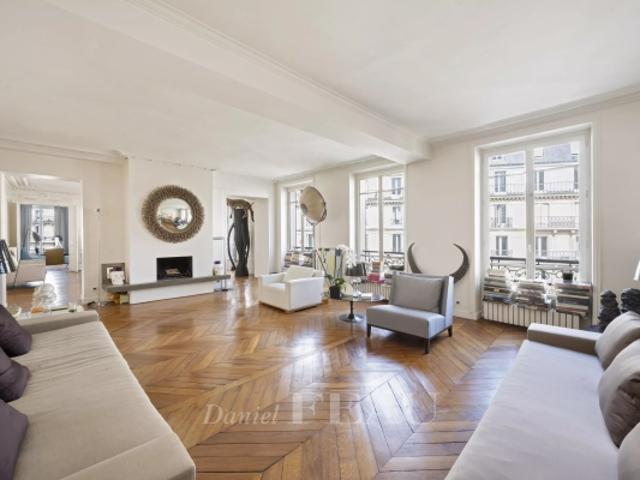 Paris IXe Cadet, quatre chambres