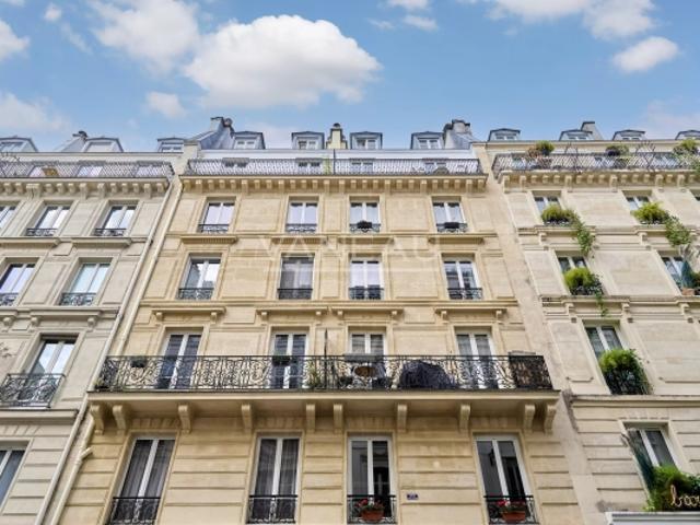 Paris IXe – rue frochot – deux pièces à rénover au cœur d'un quartier recherché