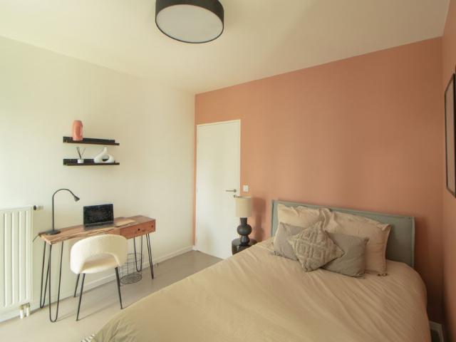 Paris Rosa Chambre 2