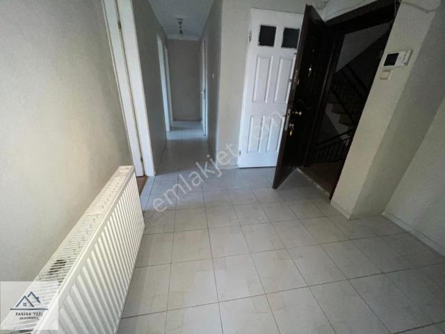 Parisa'dan Batı Çıkışına Yakın Kiralık 3+1