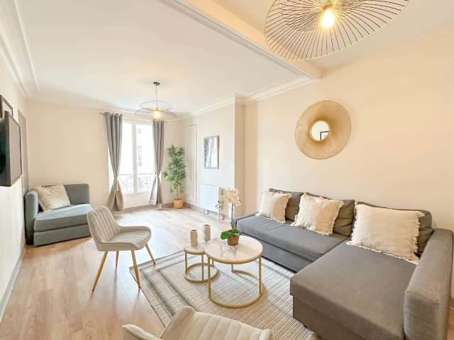 Parisian Family flat