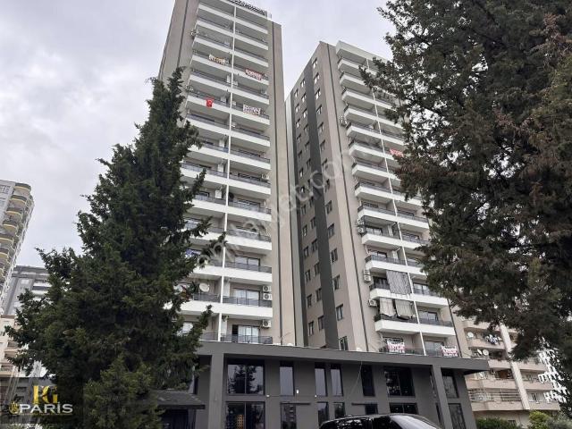 Paris'ten İkizler Köprüsü Civarında Sıfır 2+1 Satılık Daire