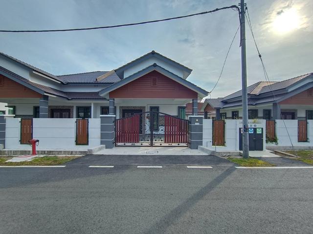 Parit Kangkung single storey semi D near from main road unit