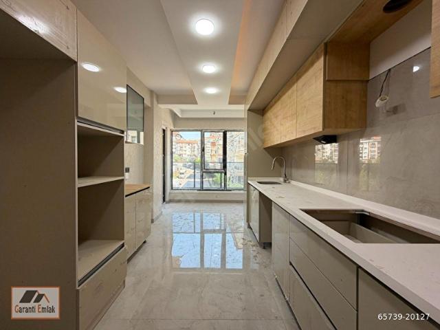 PARK MANZARALI *YERDEN ISITMALI* 4+1 LÜKS DAİRE