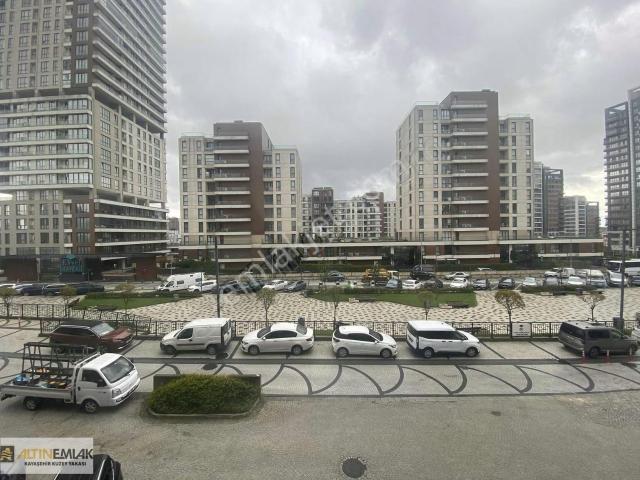 Park Mavera 2'de Üst Katta 193 M2 Kiralık Dükkan
