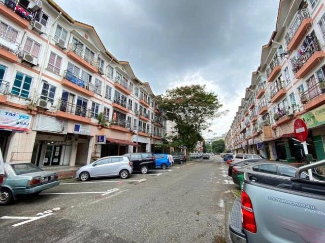 Park avenue tampoi indah apartment 3 bedroom for sale