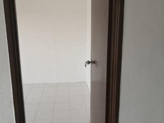 Park Avenue Shop apartment Tampoi 3 Bed 2 bath level 3