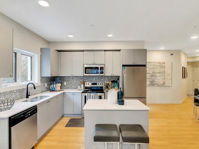 Park Centre Place 3 Bedroom Apartment for Rent at 2014 Sherwood Dr, Strathcona County, AB T8A 4Z4 Brentwood