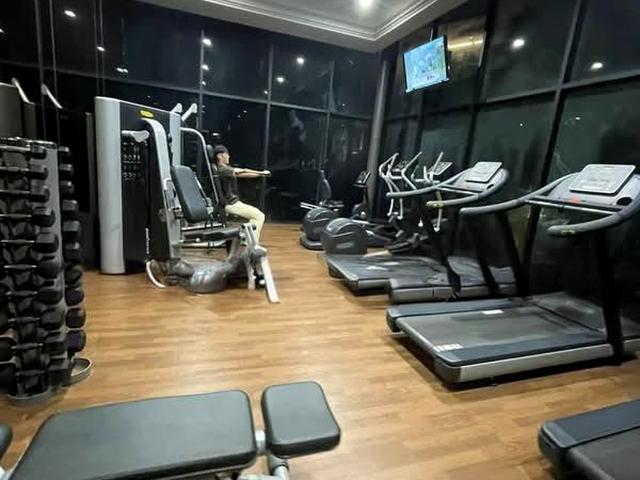 Park Colonial D13, Condominium