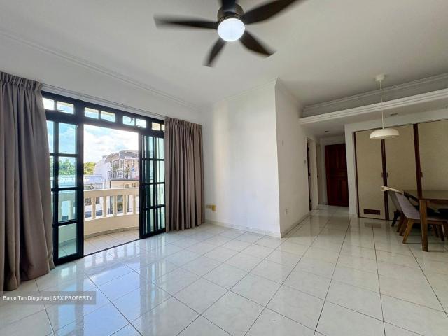 Park East D15, Condominium