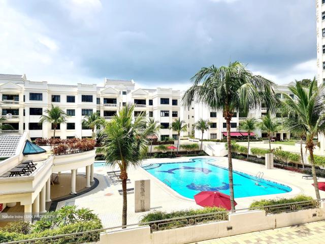 Park East D15, Condominium