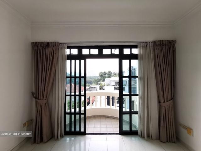 Park East D15, Condominium