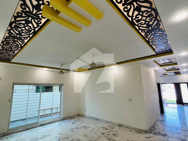 Park Facing 500 Sq Yds Brand New Fully Renovated Bungalow Available For Rent