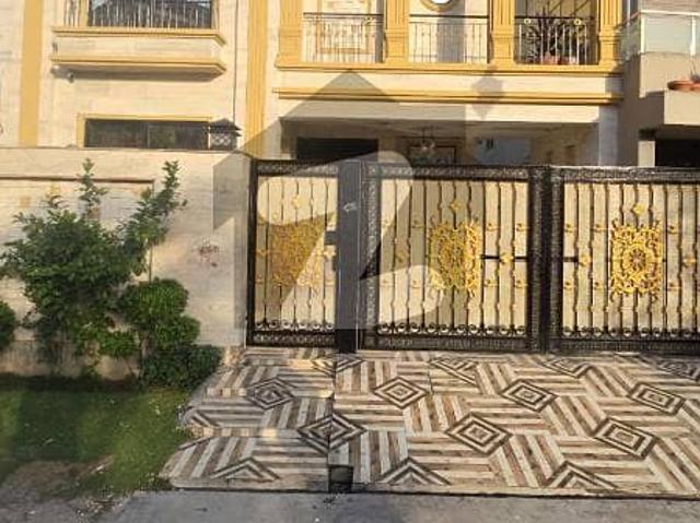 Park Facing 10 Marla Slihtly Used House For Sale In Lake City Sector M 2A Lake City Lahore