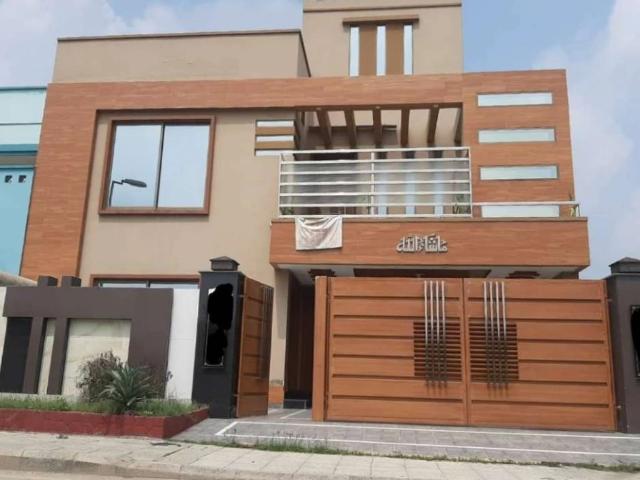 Park Facing Beautiful House For Sale At A Very Hot Location Of Bahria Lahore Bahria Town ID 24059