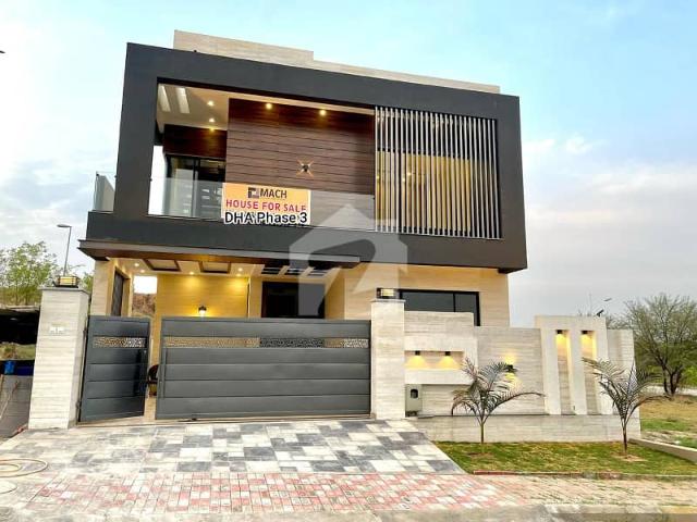 Park Facing Royal Palace Of 11 Marla At DHA Phase 3 For Sale