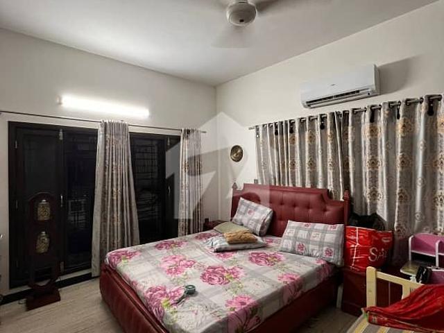 Park Facing Single Storey Livable House For Sale