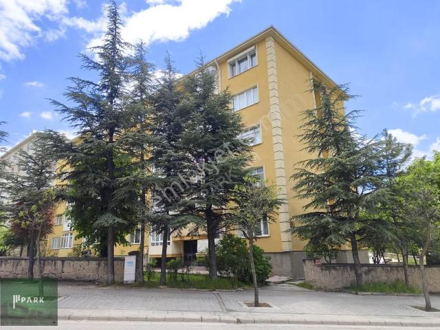 Park Gayrimenkul'den Yenikent'te Satılık Manzaralı 3+1 Daire
