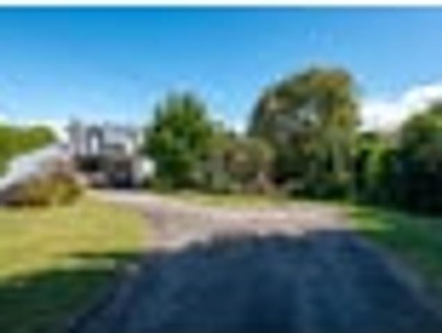 Park like setting with Lake Reserve Frontage