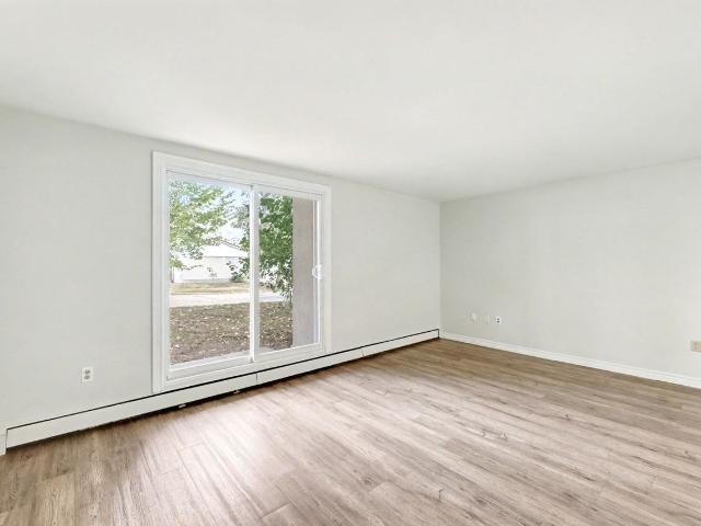 Park Place on Village Green Apartments Studio Apartment for Rent at 625 625, 635 & 645 Village Green Ave London, ON N6K 1G6 Westmount